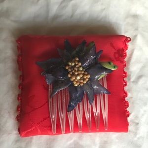 Painted fish scale hair comb